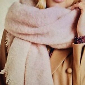 ANTHROPOLOGIE SOFT OVERSIZED PINK/BLUSH SCARF/WRAP